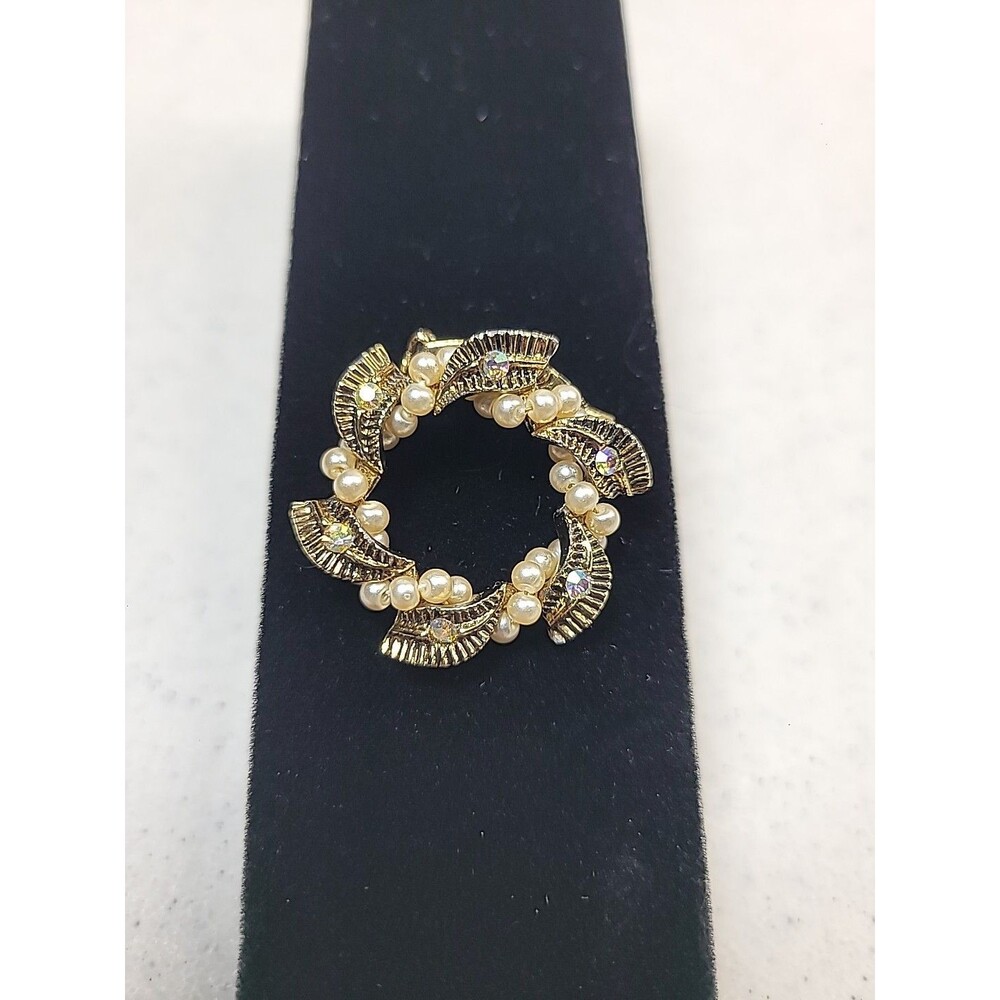Wreath Brooch Pin Iridescent Stones A String Faux Pearls Gold Tone Leaves  1.5"